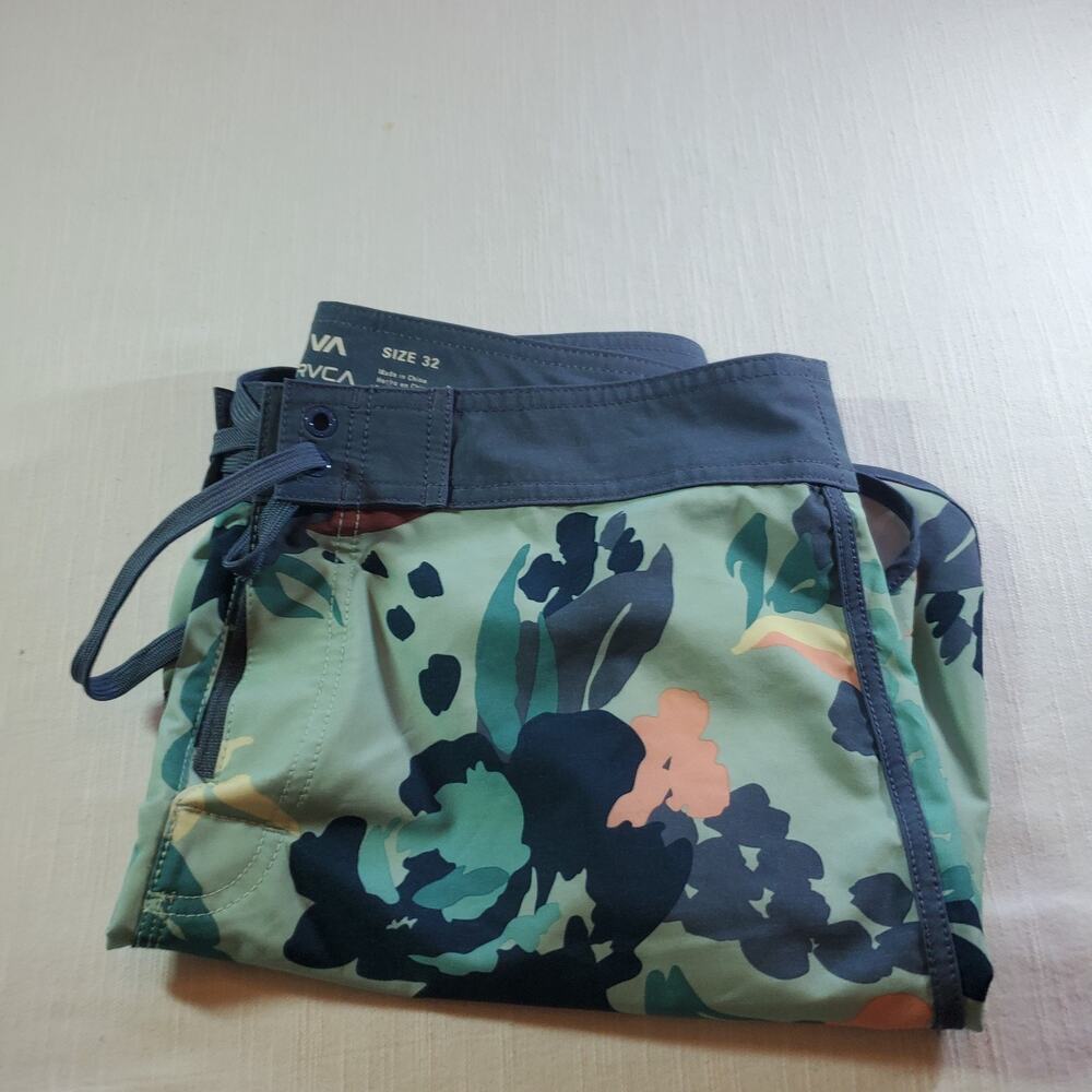 RVCA Men's Swim Trunks/Shorts Size 32W Inseam 8"